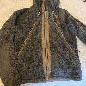 Kuhl brown zip up jacket shacket fuzzy size medium M
